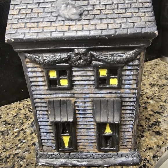 Vintage 1994 Ceramic haunted halloween house - Picture 2 of 8